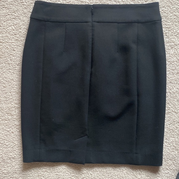 Black skirt with zippered back by “LOFT”.  Size 4 - Picture 2 of 5